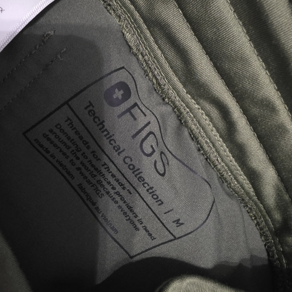 FIGS Women's Army Green Pants - Picture 5 of 5